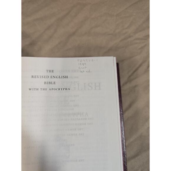The Revised English Bible Apocrypha HardBack Oxford Cambridge 1989 1st Edition - Picture 2 of 6
